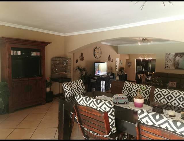 FARM FOR SALE IN MNANDI